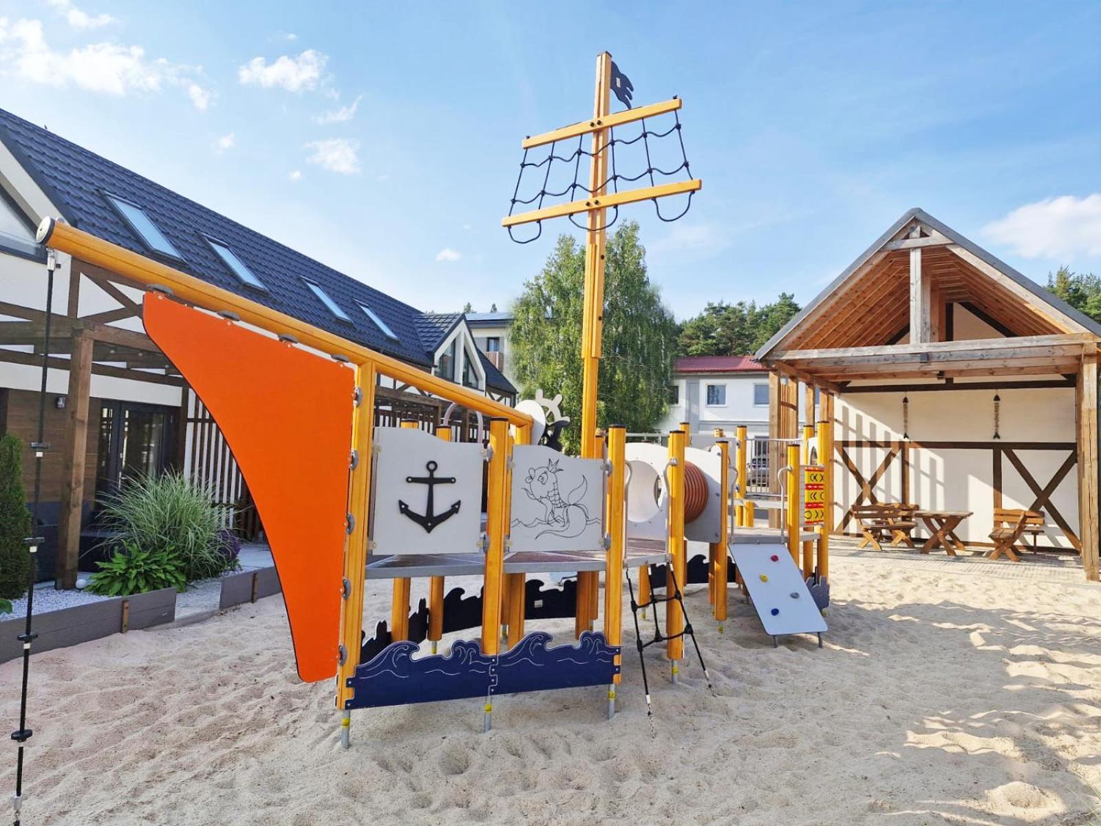 Patyki Kamyki Lägenhet Ustka Exteriör bild