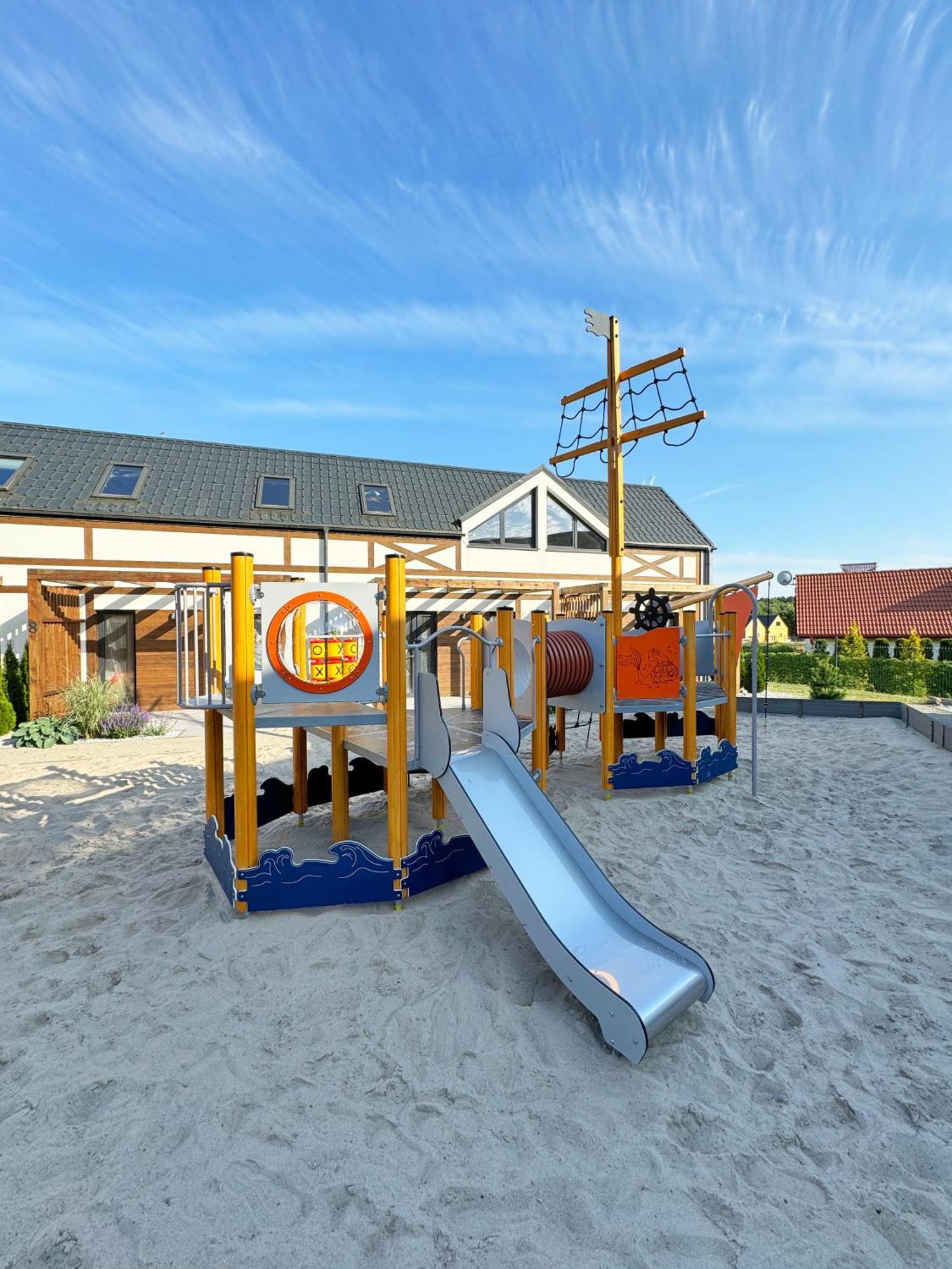 Patyki Kamyki Lägenhet Ustka Exteriör bild
